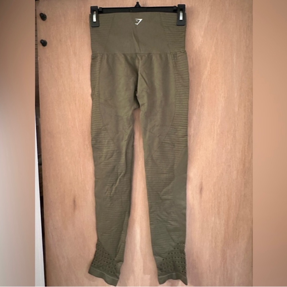 Gymshark Womens Legginngs Medium